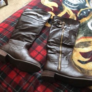 Bucco Bince Tall brown boot size 9